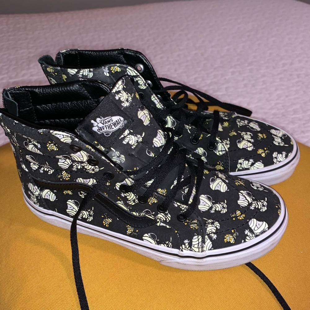 vans snoopy glow in the dark shoes